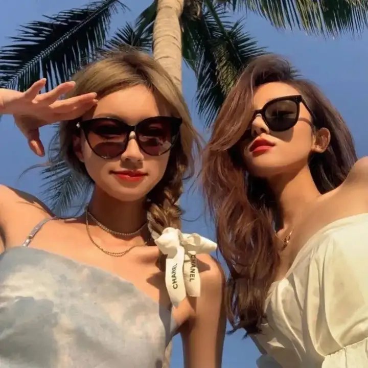 纯真小镇的夫人